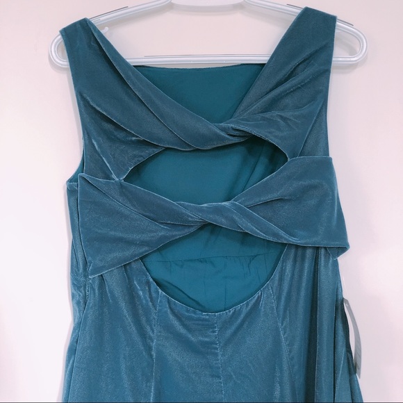 Gal Meets Glam CHRISTINE Velvet Dress - Picture 7 of 7